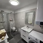 Great Flat Few Minutes From The Beach! * Pula