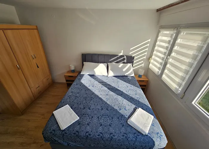 Great Flat Few Minutes From The Beach! * Пула