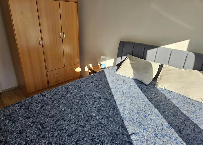 Great Flat Few Minutes From The Beach! Póla