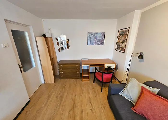Great Flat Few Minutes From The Beach! Póla