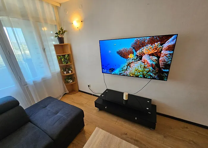 Great Flat Few Minutes From The Beach! Апартаменти Пула
