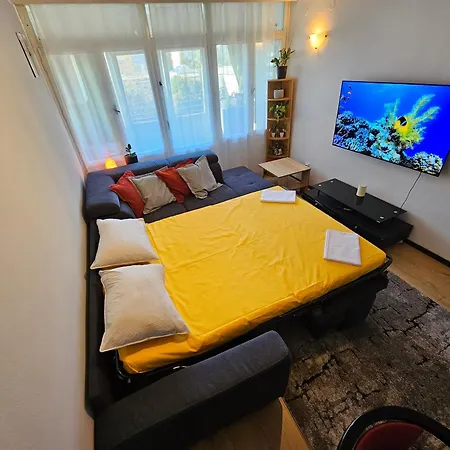 Great Flat Few Minutes From The Beach!